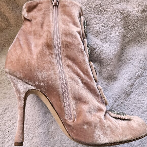 Manolo Blahnik Suwalki pink velvet heels ankle booties Swarovski buckles 8-8.5 - Picture 5 of 11